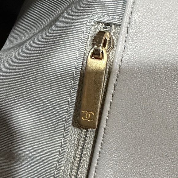 Chanel 19 Grey Two Tone Hardware Great Condition - Picture 8 of 11